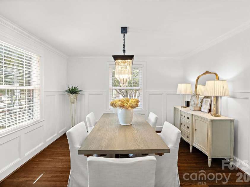 1838 Wendover Road, Charlotte, NC 28211.  MLS# CAR4420286, YatesRealty ID 48313. Dining room