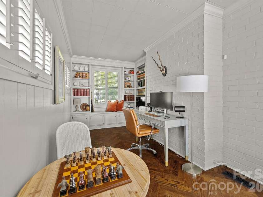 1838 Wendover Road, Charlotte, NC 28211.  MLS# CAR4420286, YatesRealty ID 48313. Main floor office