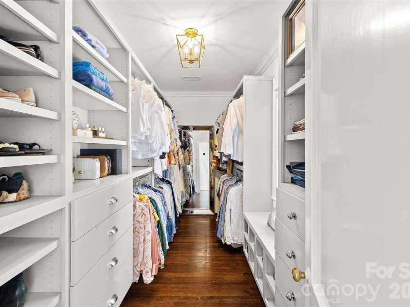 1838 Wendover Road, Charlotte, NC 28211.  MLS# CAR4420286, YatesRealty ID 48313. Primary closet