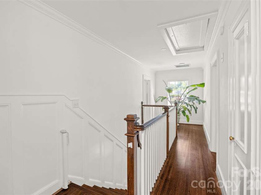 1838 Wendover Road, Charlotte, NC 28211.  MLS# CAR4420286, YatesRealty ID 48313. Upstairs landing