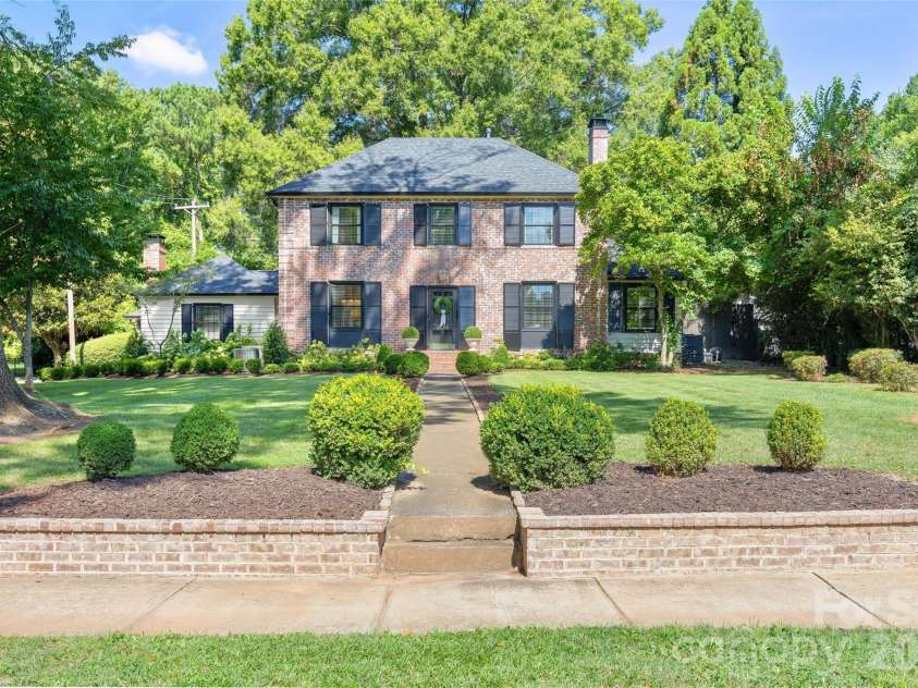 1838 Wendover Road, Charlotte, NC 28211.  MLS# CAR4420286, YatesRealty ID 48313. Welcome home!