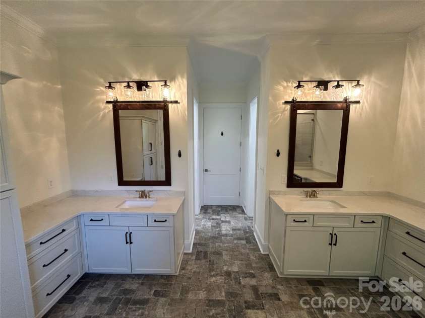 1686 Nestledown Court, Rock Hill, SC 29732.  MLS# CAR4420790, YatesRealty ID 48314. Primary Bathroom