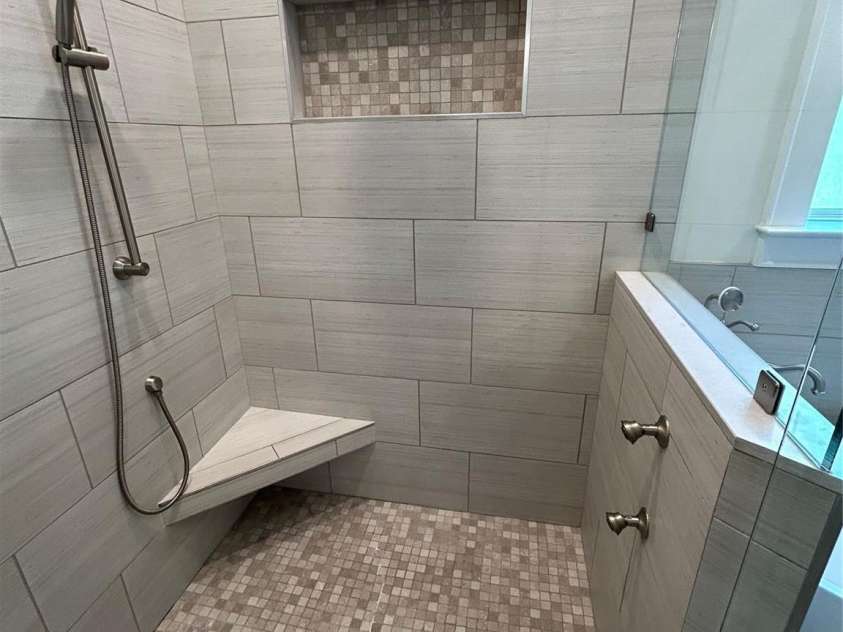 1686 Nestledown Court, Rock Hill, SC 29732.  MLS# CAR4420790, YatesRealty ID 48314. Primary Shower