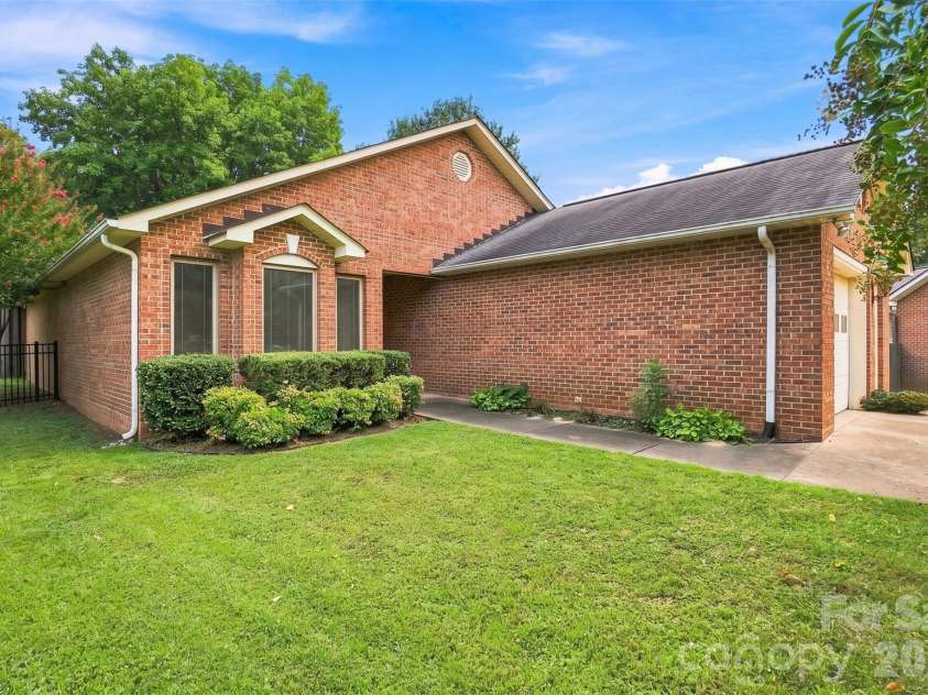 1850 Charter Drive, Rock Hill, SC 29732.  MLS# CAR4420055, YatesRealty ID 48315. 