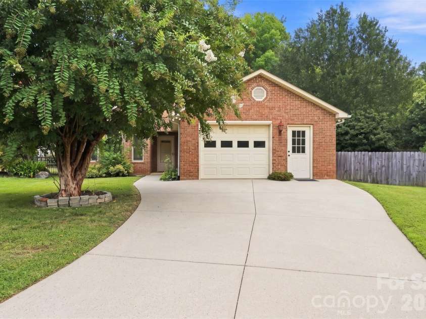 1850 Charter Drive, Rock Hill, SC 29732.  MLS# CAR4420055, YatesRealty ID 48315. 