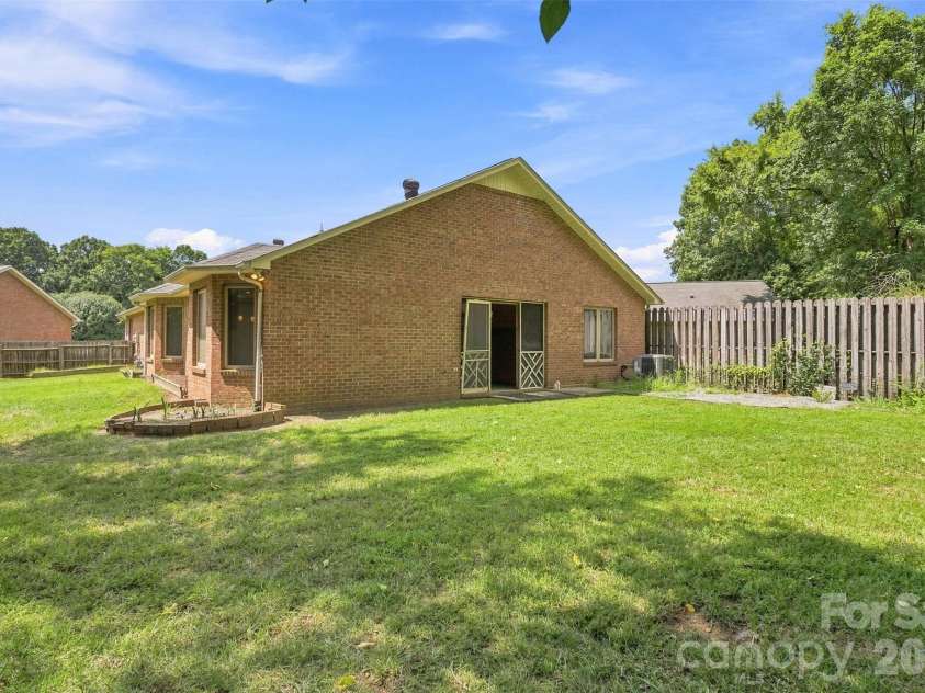 1850 Charter Drive, Rock Hill, SC 29732.  MLS# CAR4420055, YatesRealty ID 48315. 
