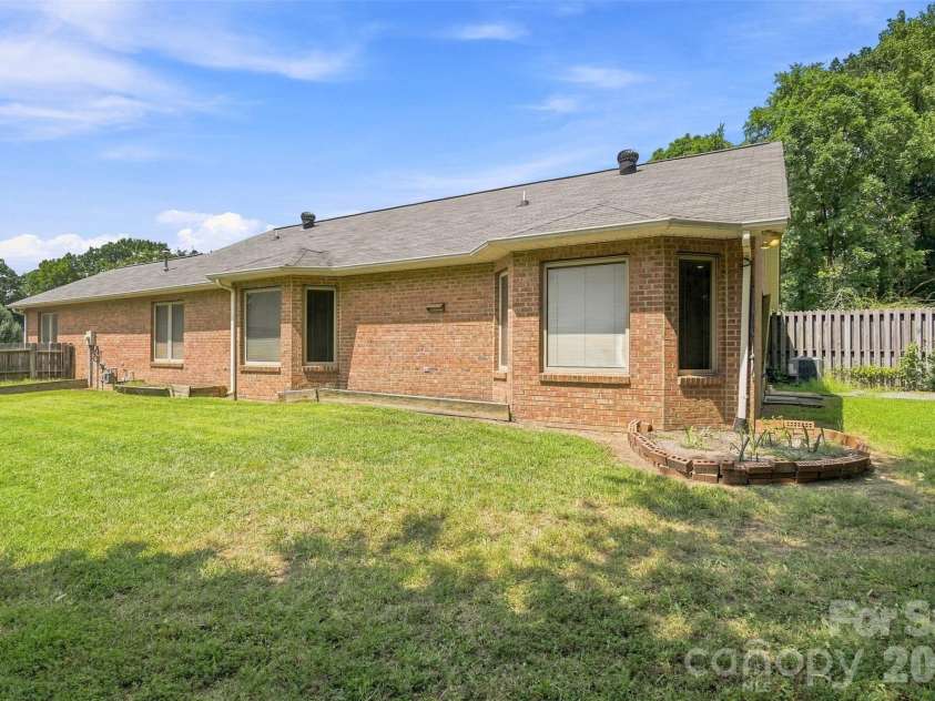 1850 Charter Drive, Rock Hill, SC 29732.  MLS# CAR4420055, YatesRealty ID 48315. 