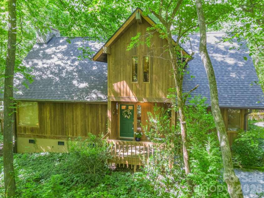 141 Hemlock Lane, Lake Lure, NC 28746.  MLS# CAR4398302, YatesRealty ID 48317. 