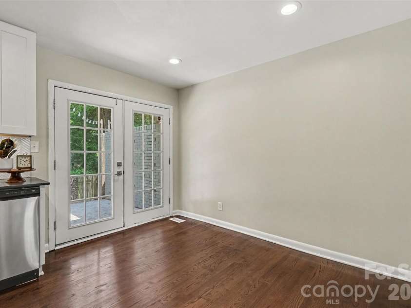 1741 Herrin Avenue, Charlotte, NC 28205.  MLS# CAR4420142, YatesRealty ID 48319. Eat-In Kitchen