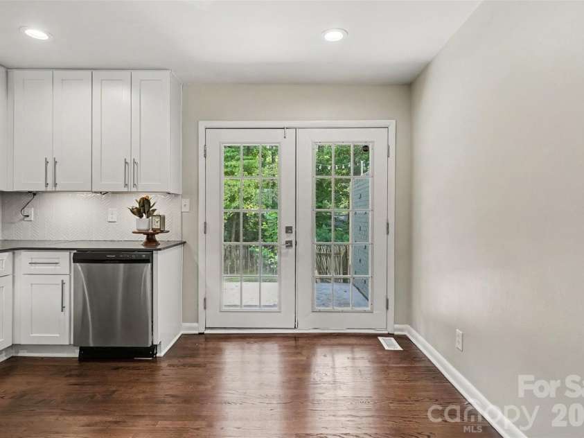 1741 Herrin Avenue, Charlotte, NC 28205.  MLS# CAR4420142, YatesRealty ID 48319. Eat-In Kitchen