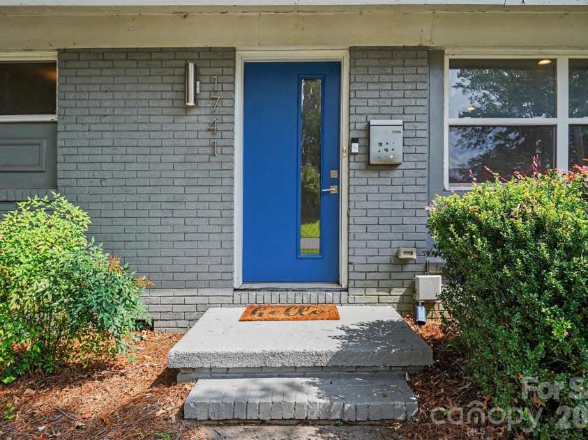 1741 Herrin Avenue, Charlotte, NC 28205.  MLS# CAR4420142, YatesRealty ID 48319. Front Door