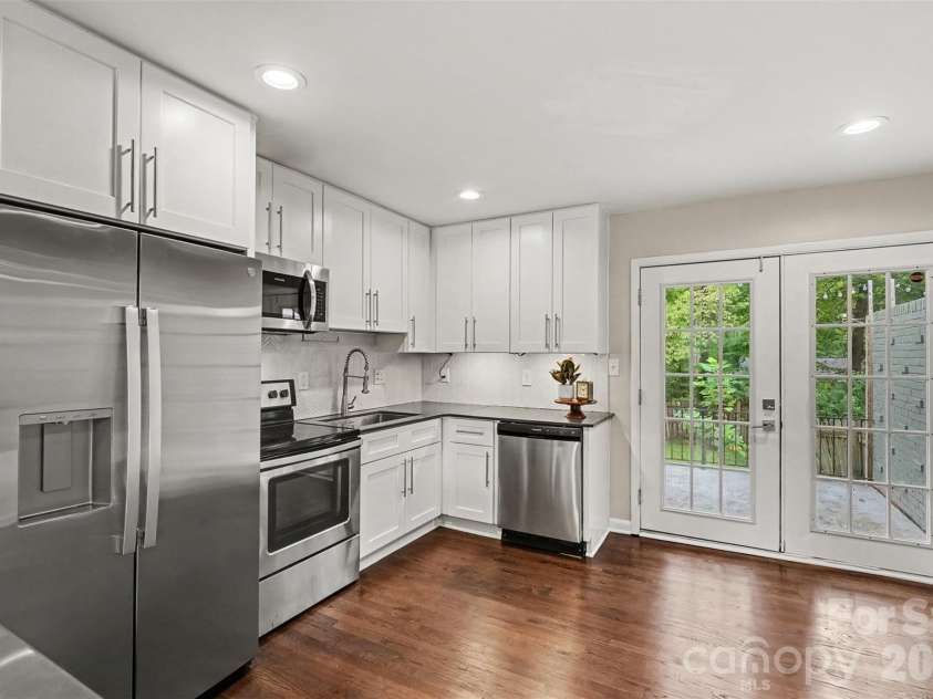 1741 Herrin Avenue, Charlotte, NC 28205.  MLS# CAR4420142, YatesRealty ID 48319. Kitchen