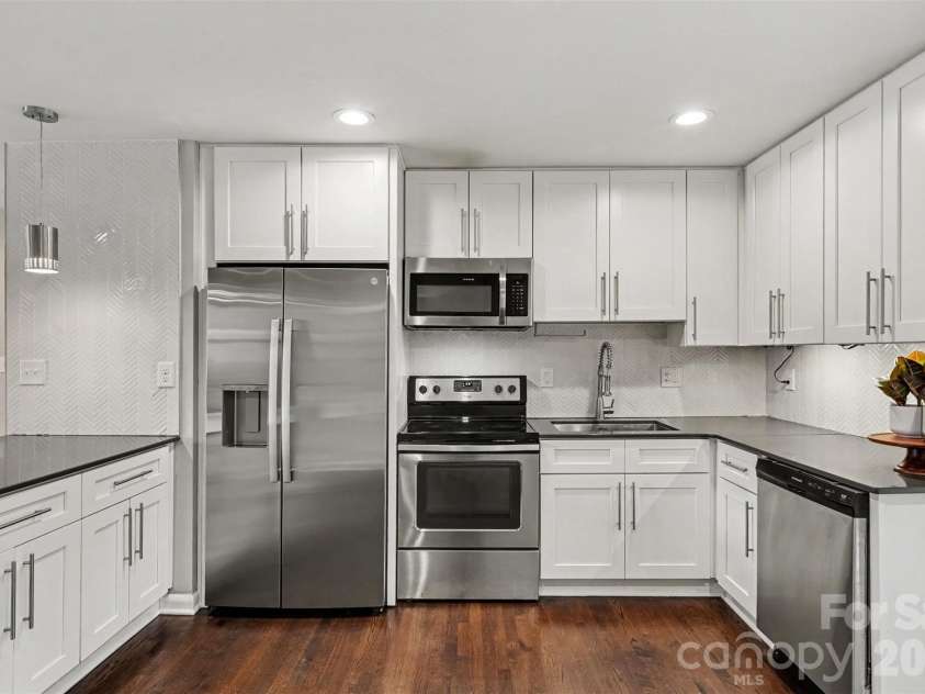 1741 Herrin Avenue, Charlotte, NC 28205.  MLS# CAR4420142, YatesRealty ID 48319. Kitchen