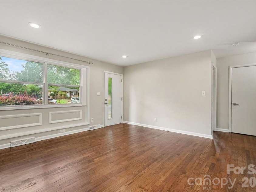 1741 Herrin Avenue, Charlotte, NC 28205.  MLS# CAR4420142, YatesRealty ID 48319. Living Room