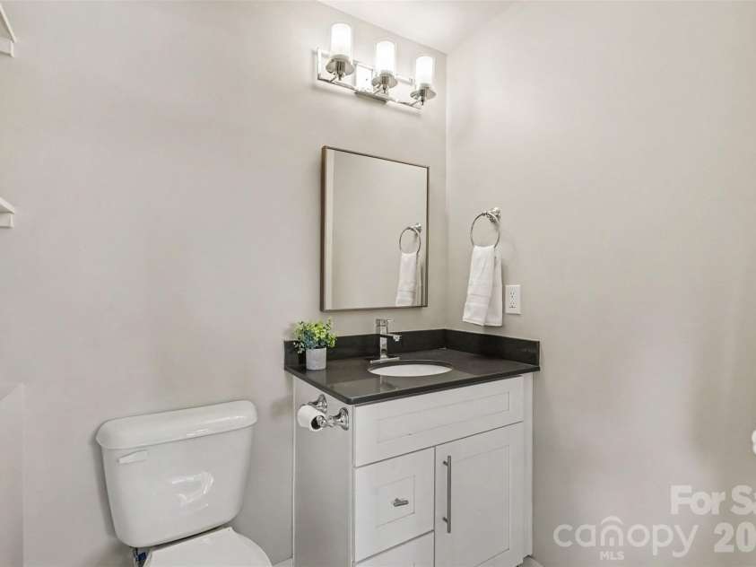 1741 Herrin Avenue, Charlotte, NC 28205.  MLS# CAR4420142, YatesRealty ID 48319. Primary Bathroom