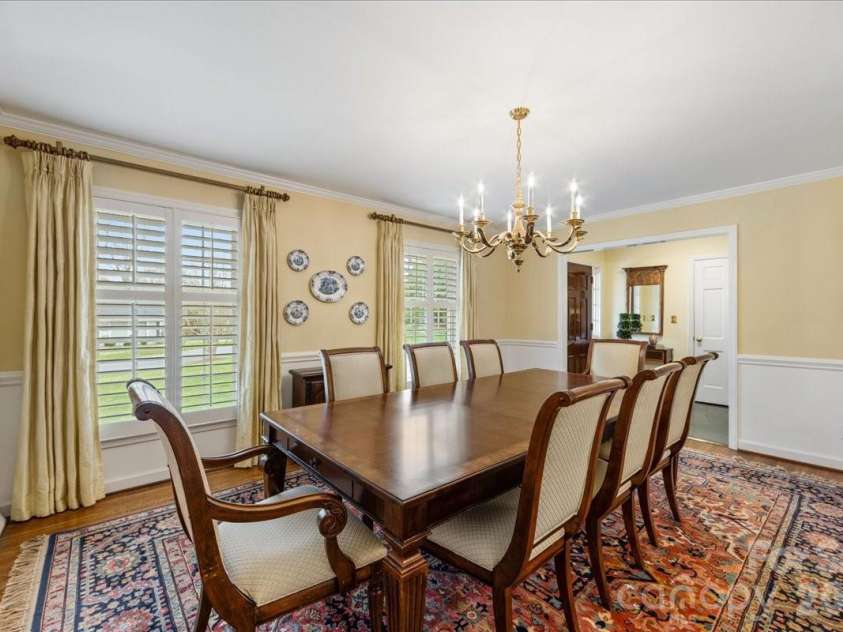 3632 Johnny Cake Lane, Charlotte, NC 28226.  MLS# CAR4345575, YatesRealty ID 4832. Lovely large dining room