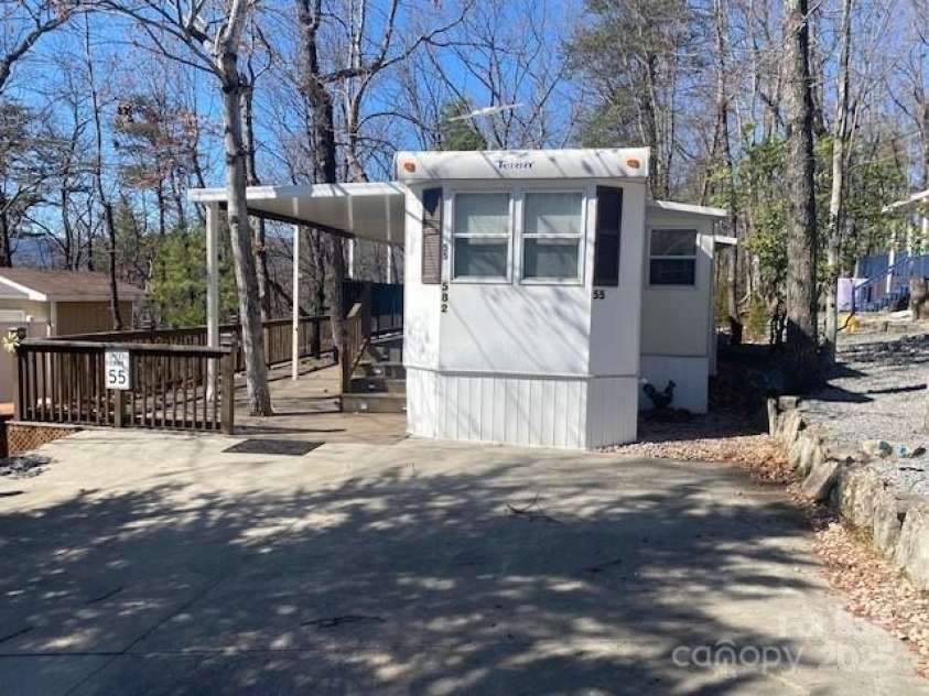 582 Dogwood Circle, Traphill, NC 28685.  MLS# CAR4238397, YatesRealty ID 4832. 582 Dogwood Circle