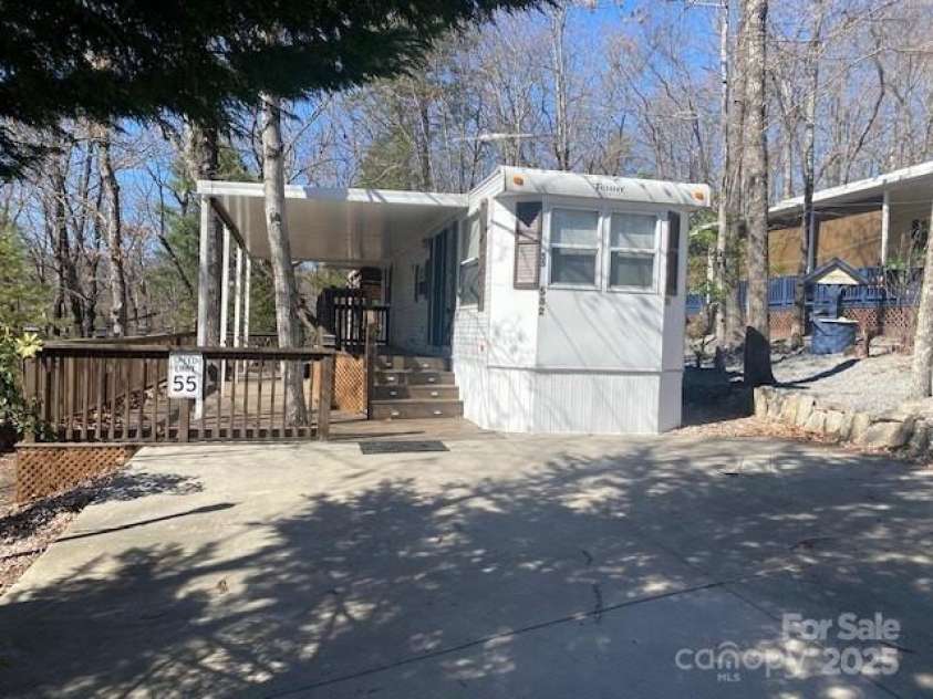 582 Dogwood Circle, Traphill, NC 28685.  MLS# CAR4238397, YatesRealty ID 4832. 