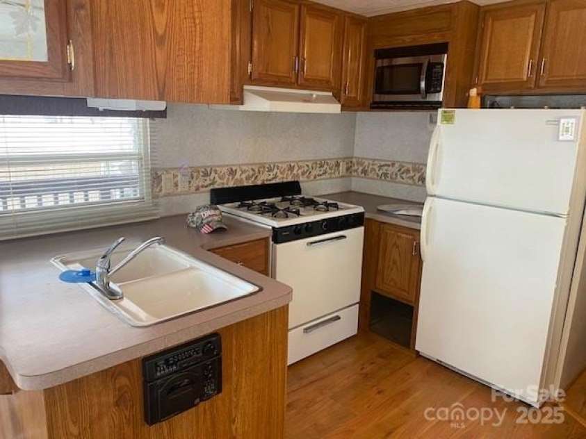 582 Dogwood Circle, Traphill, NC 28685.  MLS# CAR4238397, YatesRealty ID 4832. Kitcen