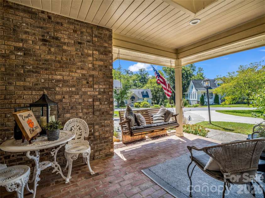 2365 Rosemont Court, Hendersonville, NC 28791.  MLS# CAR4420788, YatesRealty ID 48320. 