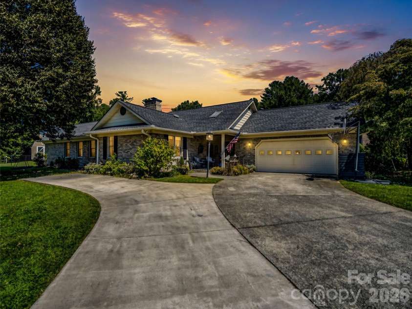 2365 Rosemont Court, Hendersonville, NC 28791.  MLS# CAR4420788, YatesRealty ID 48320. 