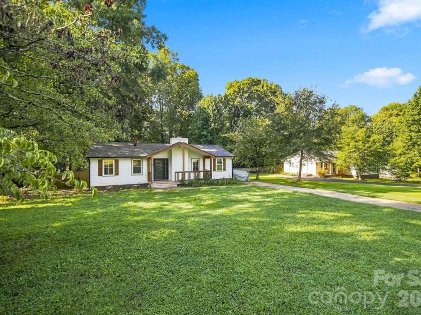 600 Briar Creek Road, Gastonia, NC 28056.  MLS# CAR4419707, YatesRealty ID 48321. 