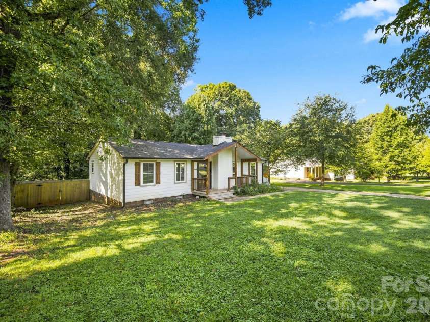 600 Briar Creek Road, Gastonia, NC 28056.  MLS# CAR4419707, YatesRealty ID 48321. 