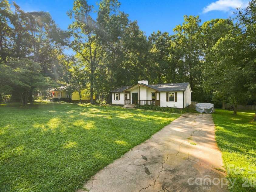 600 Briar Creek Road, Gastonia, NC 28056.  MLS# CAR4419707, YatesRealty ID 48321. 