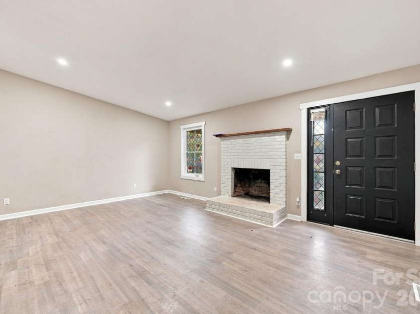 600 Briar Creek Road, Gastonia, NC 28056.  MLS# CAR4419707, YatesRealty ID 48321. 