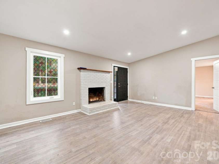 600 Briar Creek Road, Gastonia, NC 28056.  MLS# CAR4419707, YatesRealty ID 48321. 