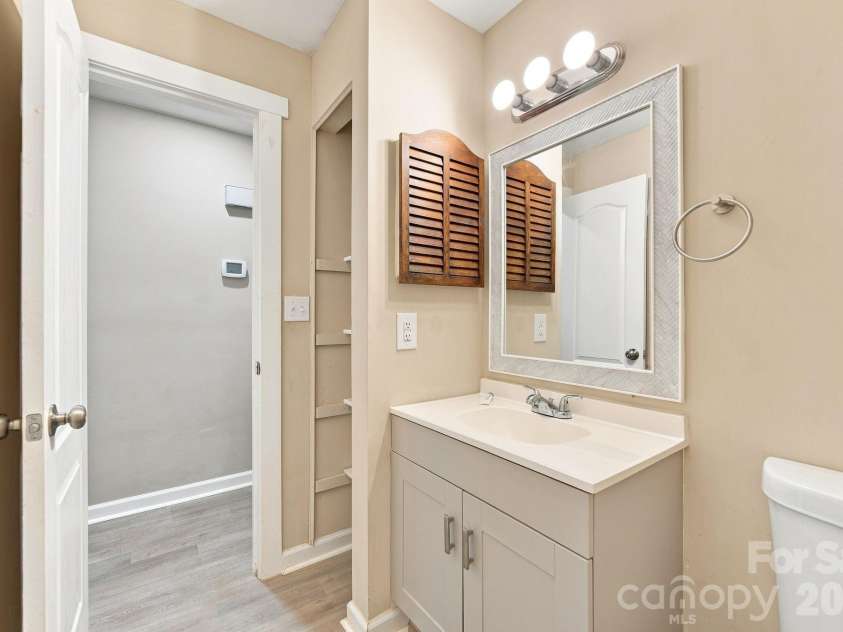 600 Briar Creek Road, Gastonia, NC 28056.  MLS# CAR4419707, YatesRealty ID 48321. 