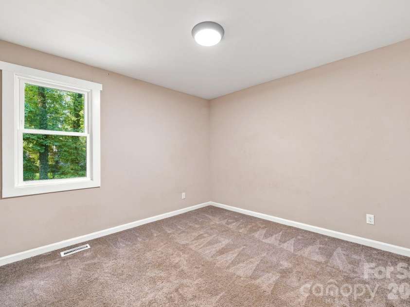 600 Briar Creek Road, Gastonia, NC 28056.  MLS# CAR4419707, YatesRealty ID 48321. 