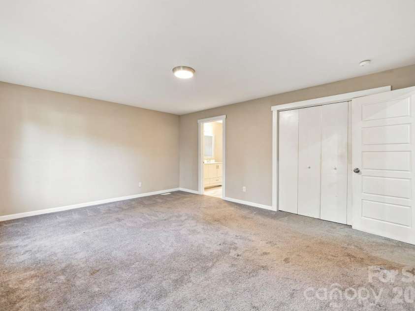 600 Briar Creek Road, Gastonia, NC 28056.  MLS# CAR4419707, YatesRealty ID 48321. 