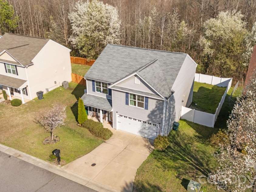 865 Winterside Lane, Winston Salem, NC 27107.  MLS# CAR4418707, YatesRealty ID 48323. 