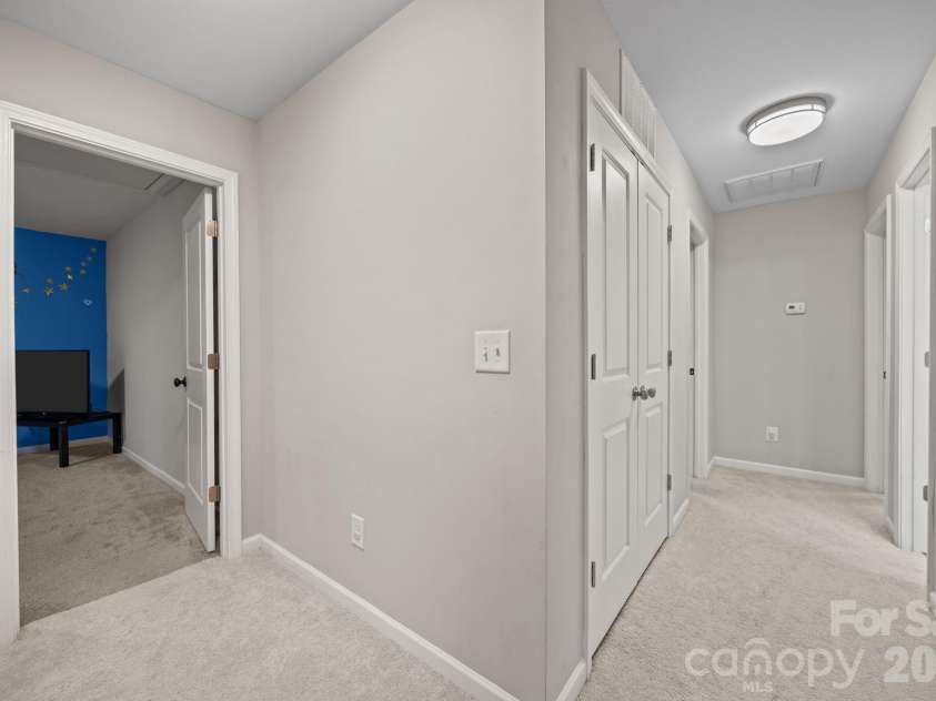 865 Winterside Lane, Winston Salem, NC 27107.  MLS# CAR4418707, YatesRealty ID 48323. 