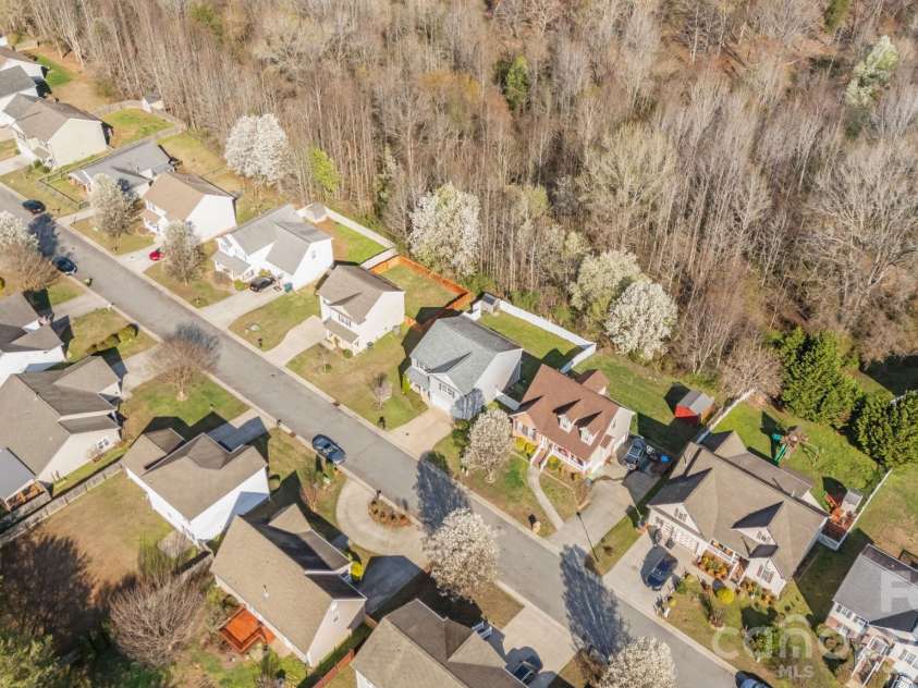 865 Winterside Lane, Winston Salem, NC 27107.  MLS# CAR4418707, YatesRealty ID 48323. 