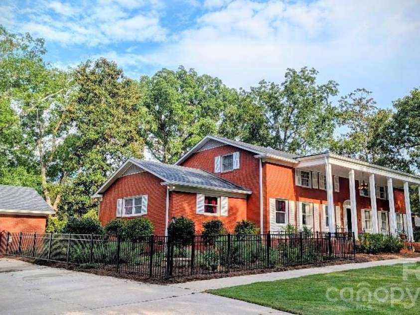 201 Main Street, Mount Gilead, NC 27306.  MLS# CAR4419381, YatesRealty ID 48324. 