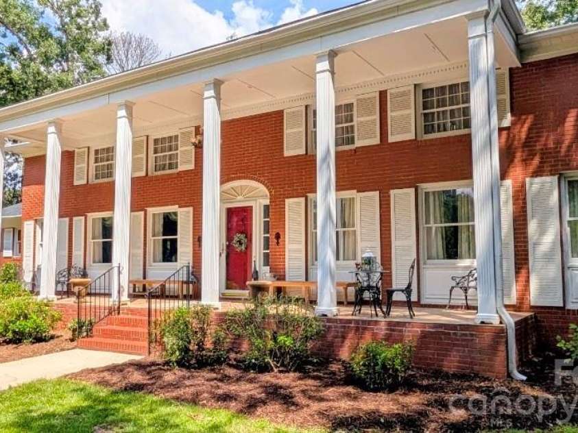 201 Main Street, Mount Gilead, NC 27306.  MLS# CAR4419381, YatesRealty ID 48324. 