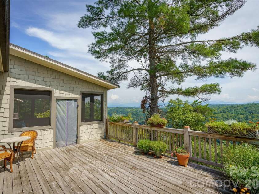 712 Frank Rector Road, Marshall, NC 28753.  MLS# CAR4419520, YatesRealty ID 48325. 