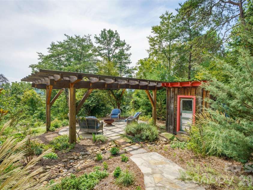 712 Frank Rector Road, Marshall, NC 28753.  MLS# CAR4419520, YatesRealty ID 48325. 