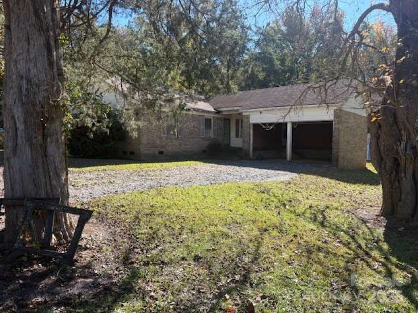 1728 Nc 109 Highway, Wadesboro, NC 28170.  MLS# CAR4316676, YatesRealty ID 4833. 