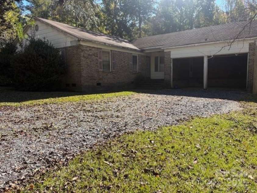 1728 Nc 109 Highway, Wadesboro, NC 28170.  MLS# CAR4316676, YatesRealty ID 4833. 