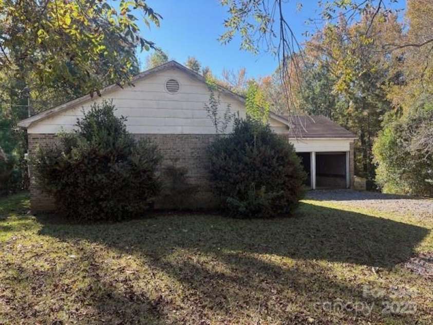 1728 Nc 109 Highway, Wadesboro, NC 28170.  MLS# CAR4316676, YatesRealty ID 4833. 