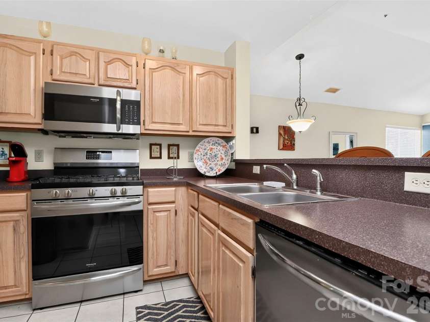 763 Southwest Drive, Davidson, NC 28036.  MLS# CAR4420353, YatesRealty ID 48330. 