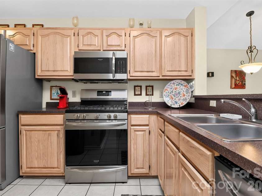763 Southwest Drive, Davidson, NC 28036.  MLS# CAR4420353, YatesRealty ID 48330. 