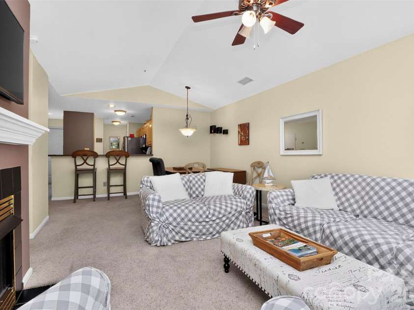 763 Southwest Drive, Davidson, NC 28036.  MLS# CAR4420353, YatesRealty ID 48330. 