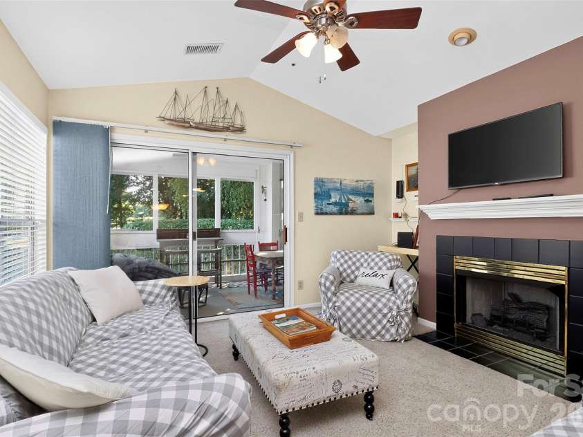 763 Southwest Drive, Davidson, NC 28036.  MLS# CAR4420353, YatesRealty ID 48330. 