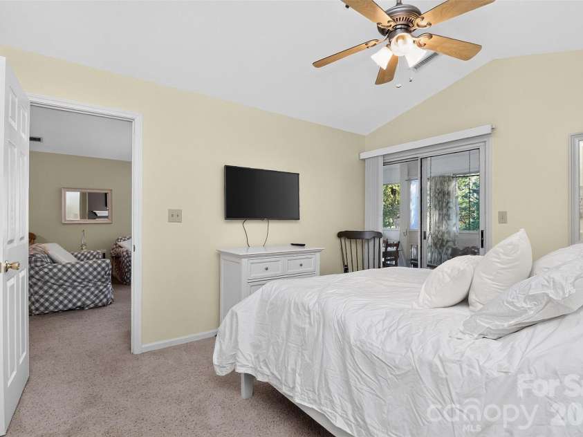 763 Southwest Drive, Davidson, NC 28036.  MLS# CAR4420353, YatesRealty ID 48330. 