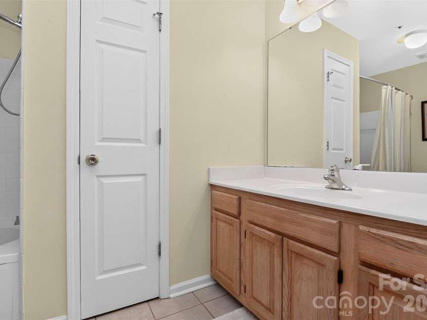 763 Southwest Drive, Davidson, NC 28036.  MLS# CAR4420353, YatesRealty ID 48330. 