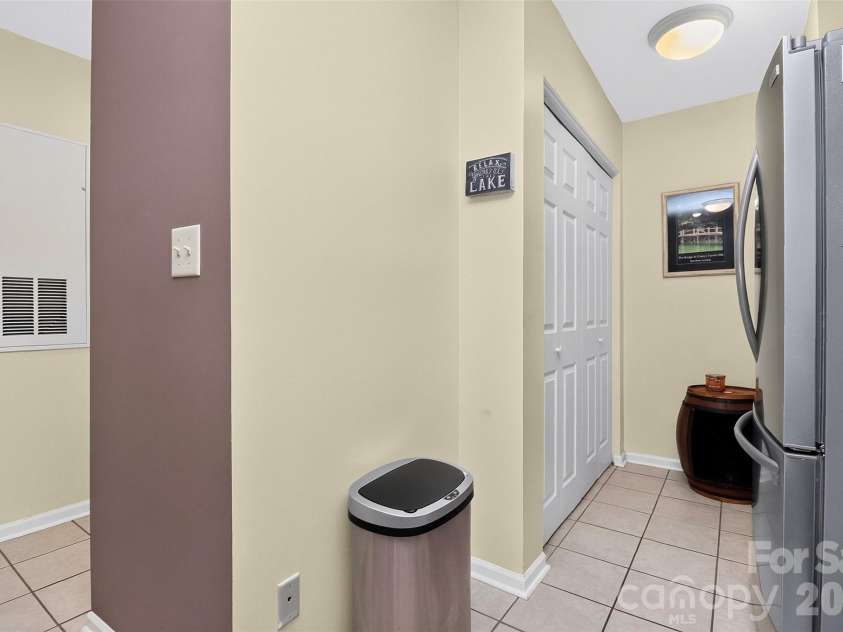 763 Southwest Drive, Davidson, NC 28036.  MLS# CAR4420353, YatesRealty ID 48330. 